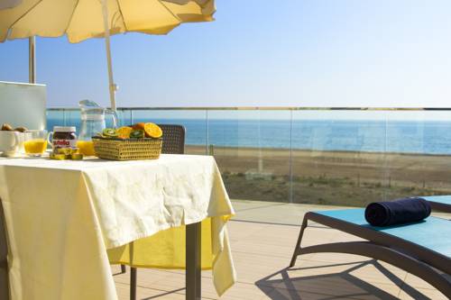 Imagen de la habitación del Apartamentos Voramar, Castelldefels. Foto 5