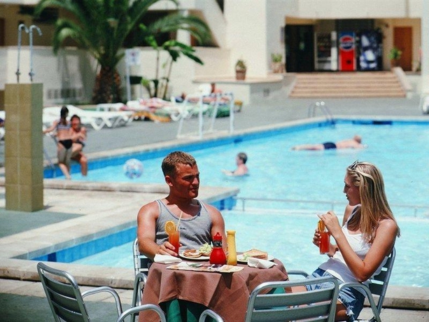 Imagen general del Apartamentos Waikiki. Foto 5