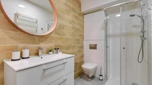 Imagen de la habitación del Apartamentos Waterlane Island SPA & WELLNESS Residences by Noclegi Renters. Foto 8