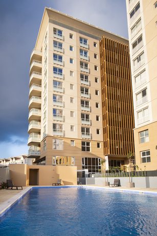 Imagen de la piscina del Apartamentos West One by Bentley Holiday Apartments. Foto 20