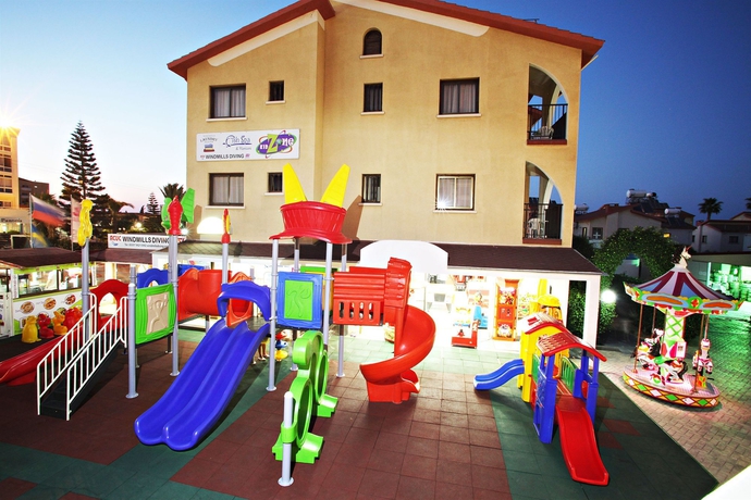 Imagen de los exteriores del Apartamentos Windmills Hotel Apartments. Foto 6