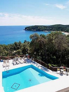 Imagen de la piscina del Apartamentos Yannis Kanali Studios. Foto 5