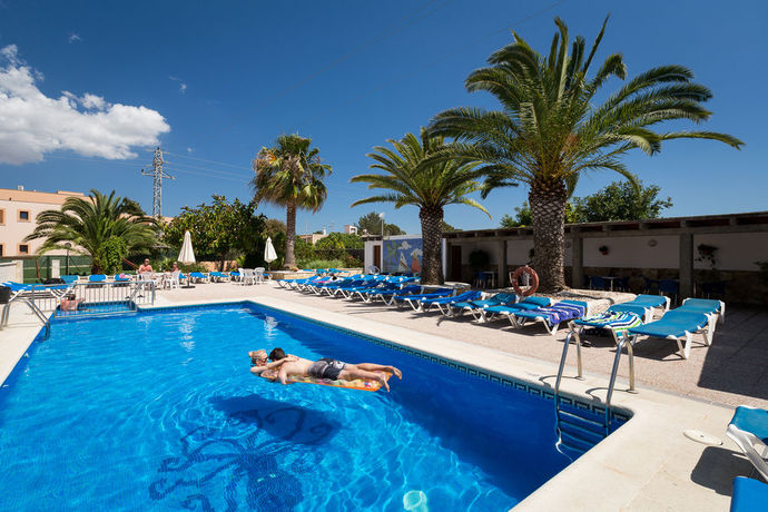 Imagen general del Apartamentos ZODIAC, Bahia San Antonio. Foto 3