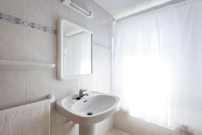 Imagen de la habitación del Apartamentos ZODIAC, Bahia San Antonio. Foto 15