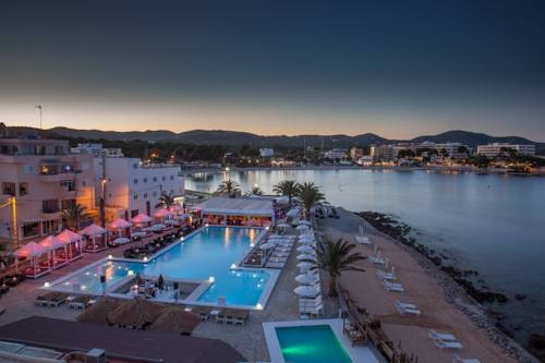 Imagen general del Apartamentos Zodiac, Playa es Caná. Foto 7