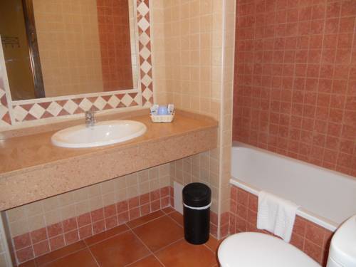 Imagen de la habitación del Apartamentos la Atarraya. Foto 7