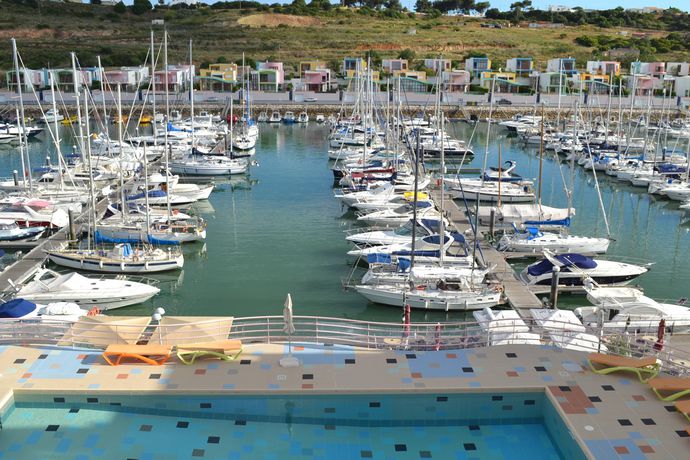 Imagen de los exteriores del Apartamentos na Marina Garvetur. Foto 4