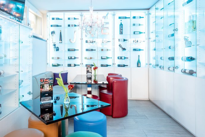 Imagen del bar/restaurante del Apartamentos numa | Turi. Foto 2