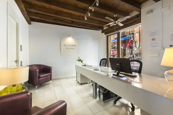 Imagen de los interiores del Apartamentos tuGuest Elvira Suite. Foto 19