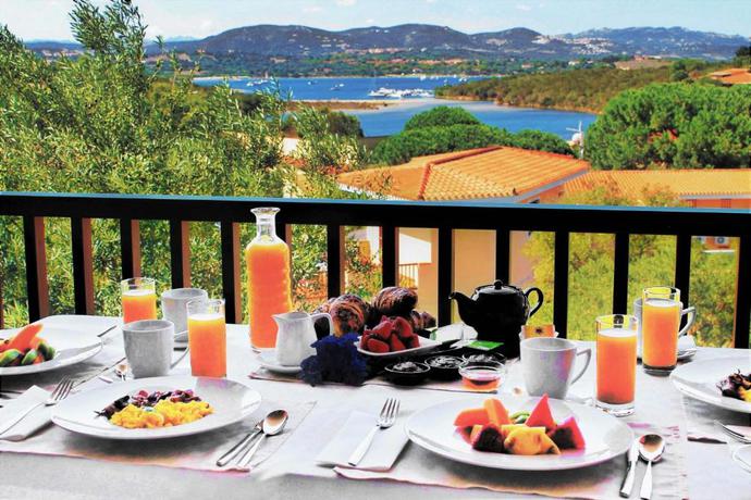 Imagen general del Aparthotel AHR Costa Serena Village. Foto 2
