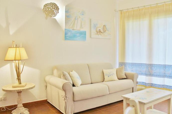 Imagen general del Aparthotel AHR Costa Serena Village. Foto 10