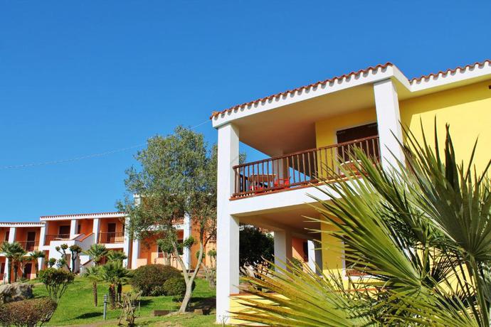 Imagen general del Aparthotel AHR Costa Serena Village. Foto 16