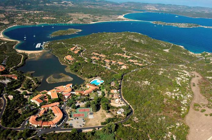 Imagen general del Aparthotel AHR Costa Serena Village. Foto 18