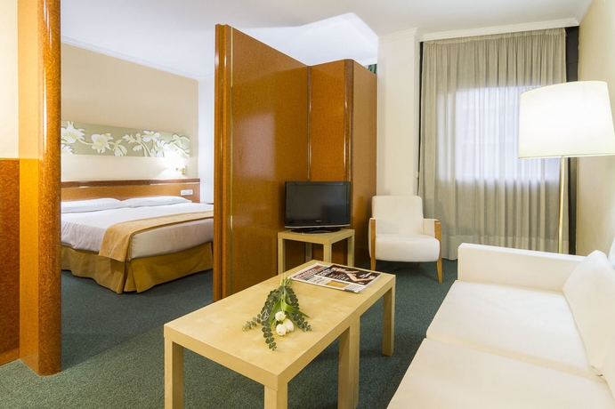 Imagen de los interiores del Aparthotel Acacia Suite. Foto 8