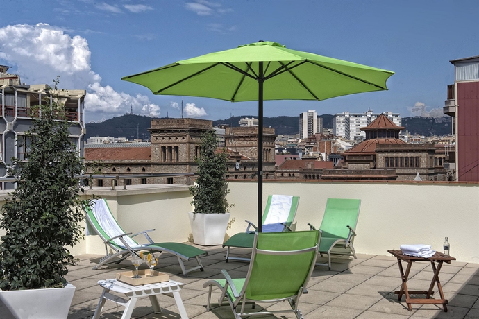 Imagen de los exteriores del Aparthotel Acacia Suite. Foto 6