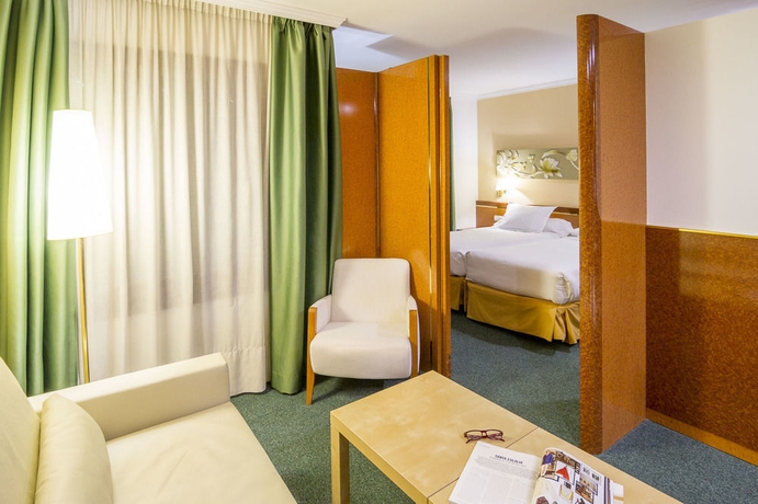 Imagen de los interiores del Aparthotel Acacia Suite. Foto 10