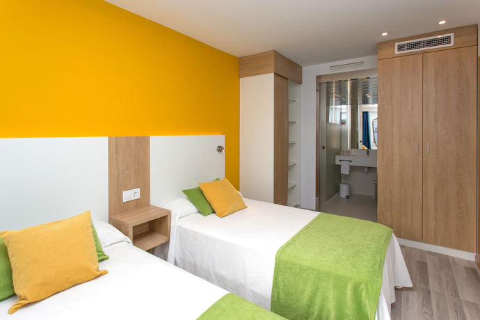 Imagen de la habitación del Aparthotel Acuasol. Foto 19