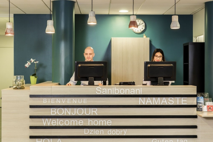 Imagen de los interiores del Aparthotel Adagio Access Paris Asni&egrave;res Aparthotel. Foto 19