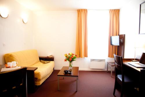 Imagen de la habitación del Aparthotel Adagio Access Paris Saint Denis Pleyel. Foto 14