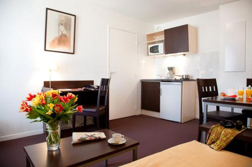 Imagen de la habitación del Aparthotel Adagio Access Paris Saint Denis Pleyel. Foto 17