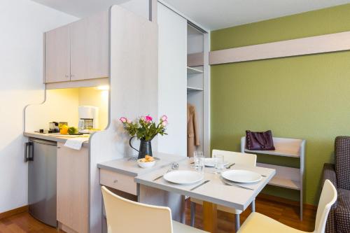 Imagen de la habitación del Aparthotel Adagio Access Rennes Centre. Foto 14