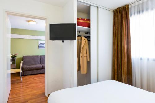 Imagen de la habitación del Aparthotel Adagio Access Rennes Centre. Foto 16
