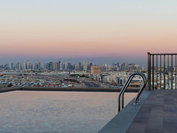 Imagen de la piscina del Aparthotel Adagio Dubai Deira. Foto 20