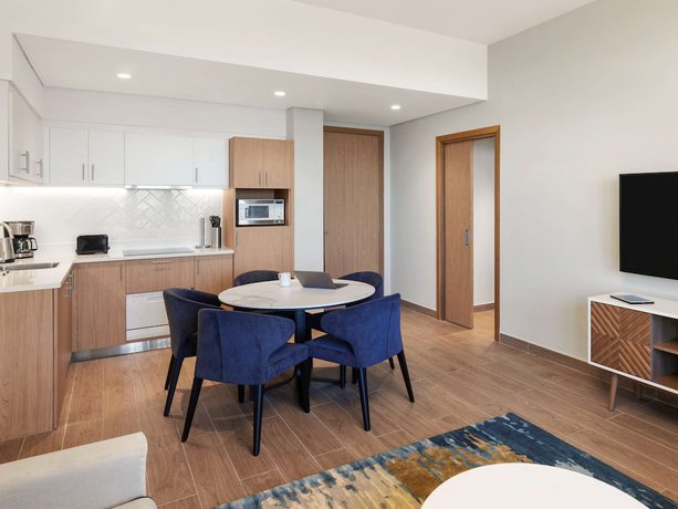Imagen de la habitación del Aparthotel Adagio Dubai Deira. Foto 9