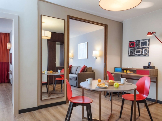 Imagen de la habitación del Aparthotel Adagio Geneve Mont Blanc. Foto 15
