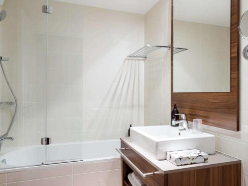 Imagen de la habitación del Aparthotel Adagio La Defense Courbevoie. Foto 15