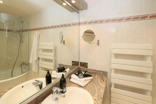 Imagen de la habitación del Aparthotel Adagio Original Thoiry Geneve. Foto 14