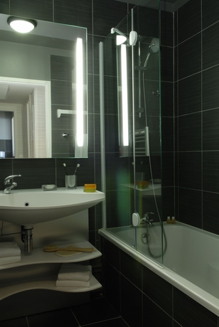Imagen de la habitación del Aparthotel Adagio Paris Montrouge. Foto 5
