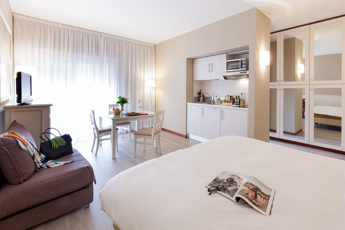 Imagen de la habitación del Aparthotel Adagio Rome Vatican. Foto 10