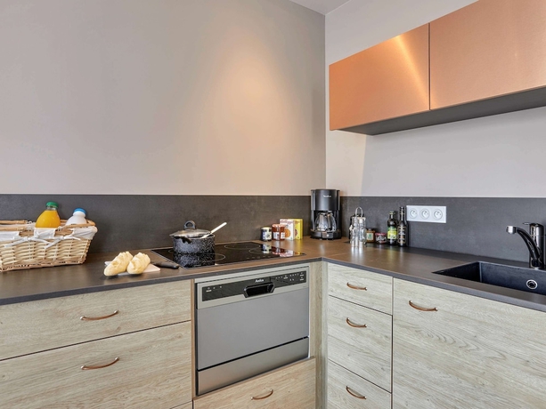Imagen de la habitación del Aparthotel Adagio and Spa Vannes. Foto 11