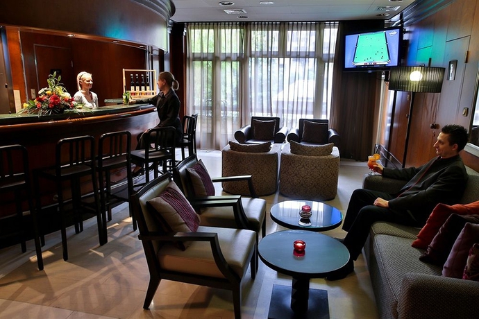 Imagen del bar/restaurante del Aparthotel Adina Apartment Hotel Budapest. Foto 2