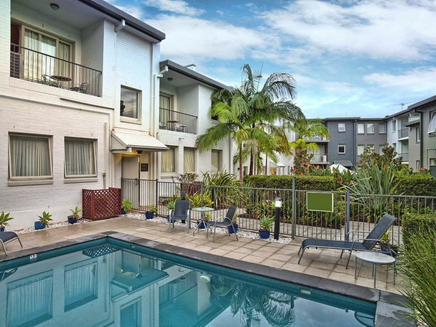 Imagen de la piscina del Aparthotel Adina Apartment Hotel Sydney Chippendale. Foto 9