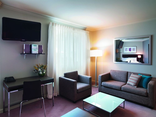 Imagen de los interiores del Aparthotel Adina Apartment Hotel Sydney Chippendale. Foto 8