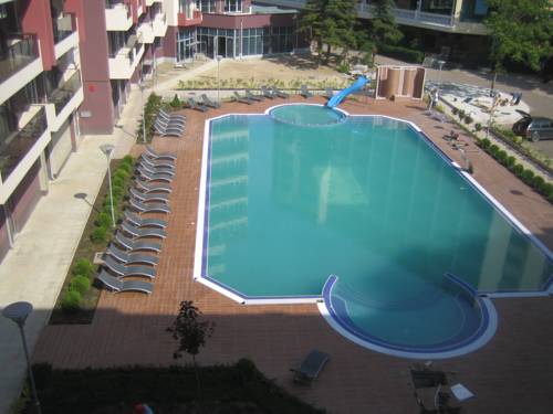 Imagen de la piscina del Aparthotel Admiral Plaza Apartments. Foto 10
