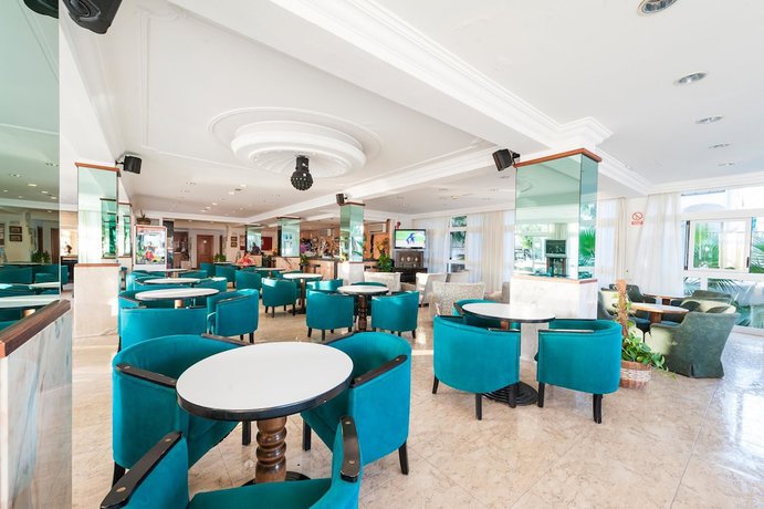 Imagen de los interiores del Aparthotel Africamar. Foto 9