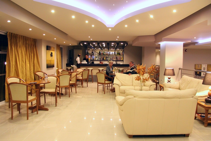 Imagen del bar/restaurante del Aparthotel Agela Apartments. Foto 1