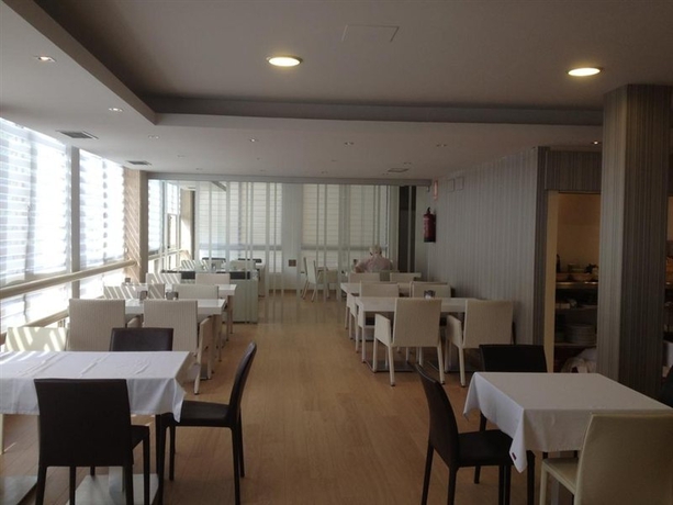Imagen del bar/restaurante del Aparthotel Aguadulce. Foto 3
