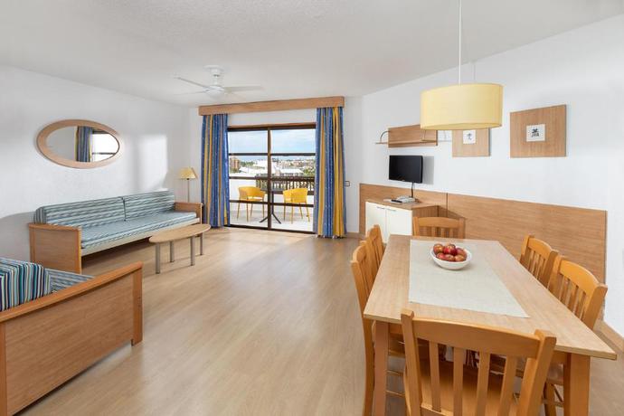 Imagen general del Aparthotel Aguamar Apartamentos, Los Cristianos Downtown. Foto 1