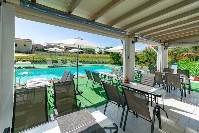 Imagen de los interiores del Aparthotel Akis Villa Studios and Apartments with Pool. Foto 10
