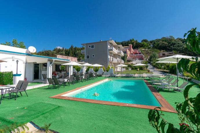 Imagen de la piscina del Aparthotel Akis Villa Studios and Apartments with Pool. Foto 12