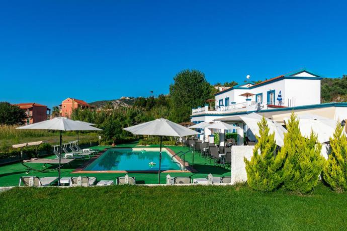 Imagen general del Aparthotel Akis Villa Studios and Apartments with Pool. Foto 1