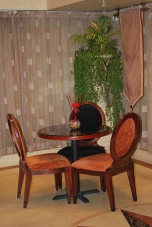 Imagen general del Aparthotel Al Deyafa Hotel Apartments. Foto 9