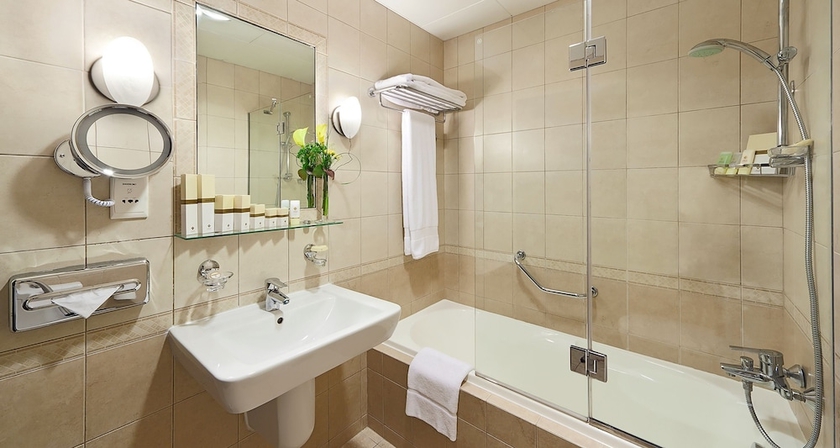 Imagen de la habitación del Aparthotel Al Manzel. Foto 15