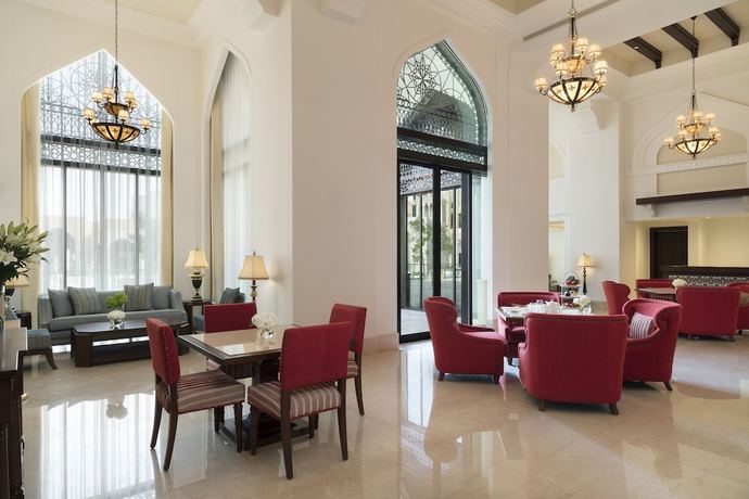 Imagen del bar/restaurante del Aparthotel Al Najada Doha Hotel Apartments By Oaks. Foto 4