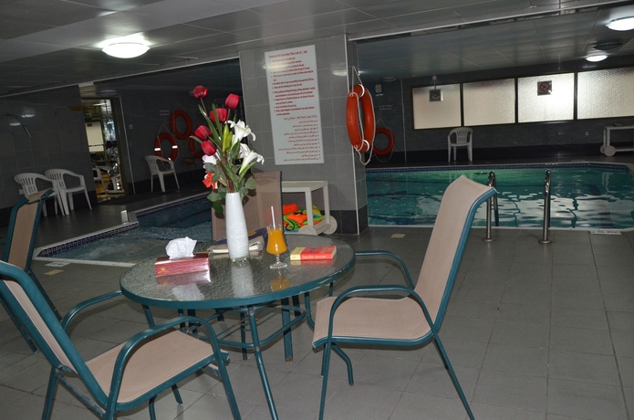 Imagen de la piscina del Aparthotel Al Shams Plaza Hotel Apartments. Foto 11