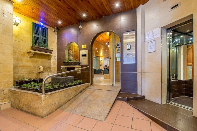 Imagen de los interiores del Aparthotel Alborada, Sliema. Foto 20